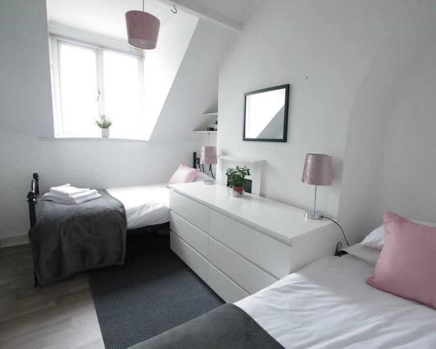 City Centre 4 Bedroom House Winchester Exterior foto