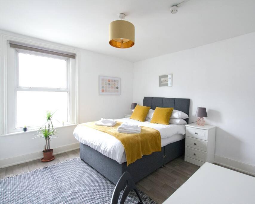 City Centre 4 Bedroom House Winchester Exterior foto