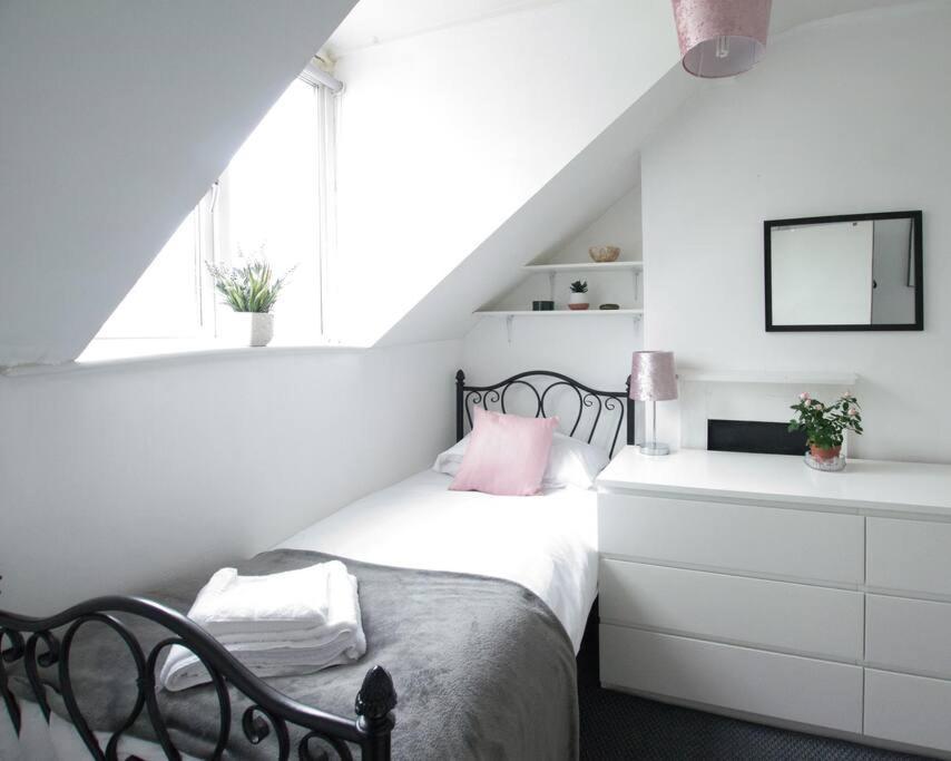 City Centre 4 Bedroom House Winchester Exterior foto